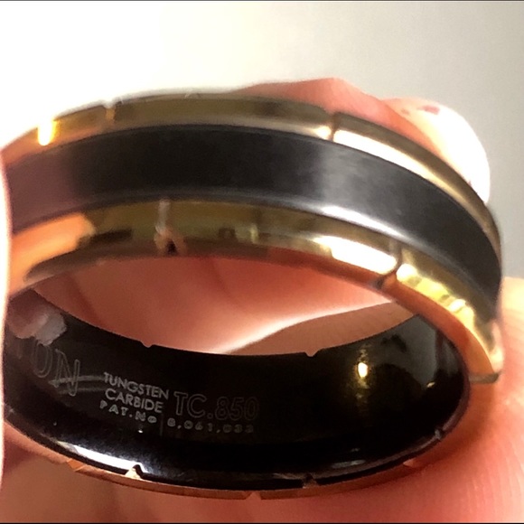 Men’s wedding band - Picture 7 of 7